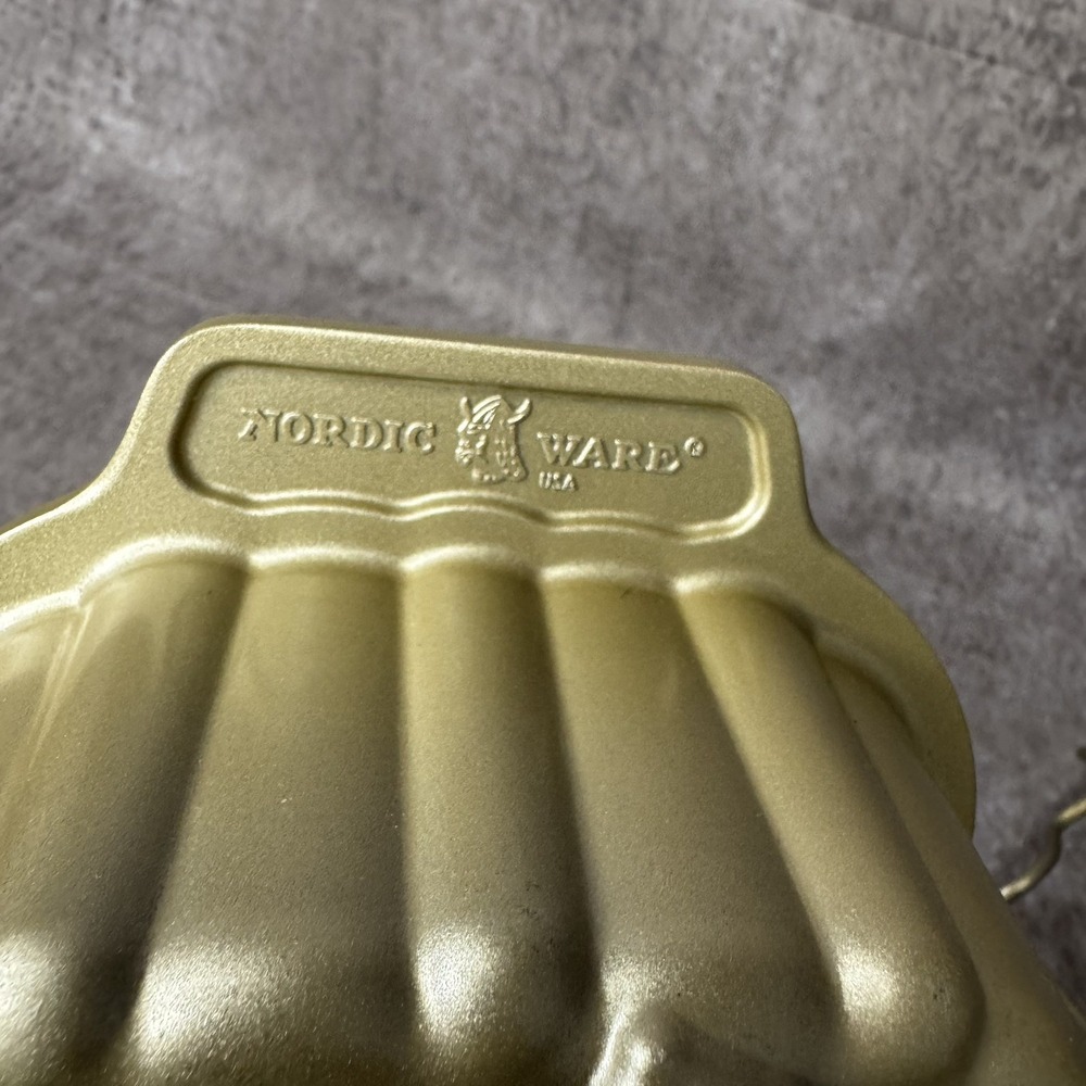 Nordic Ware Botanical Pumpkin Loaf Pan 6 Cups / 1.4 Liters - Picture 3 of 12